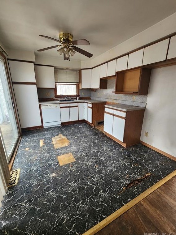 5 Evergreen Pl, North Haven, CT 06473