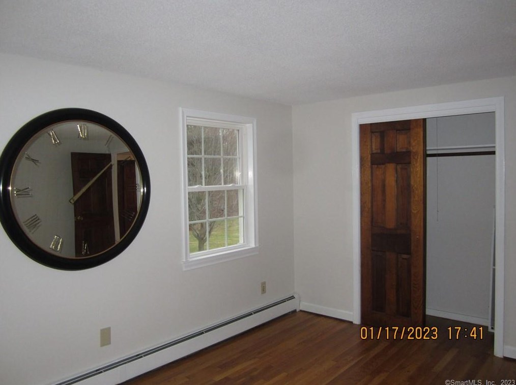 169 Old Farms Rd, Simsbury CT  06092-2122 exterior