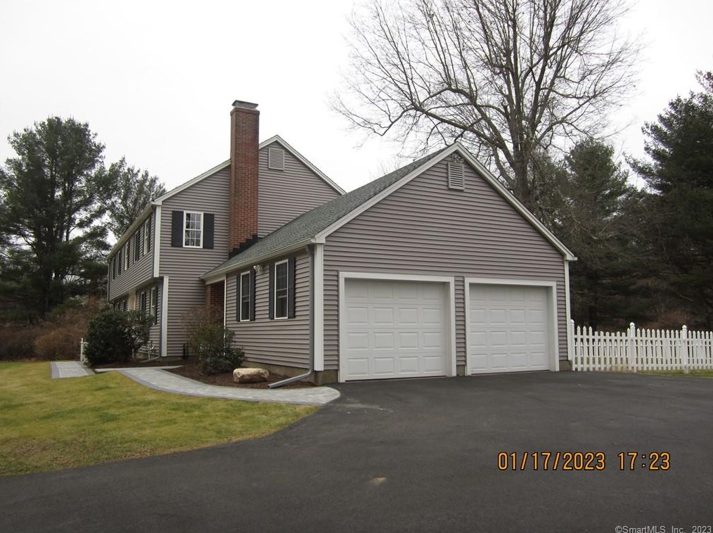 169 Old Farms Rd, Simsbury CT  06092-2122 exterior