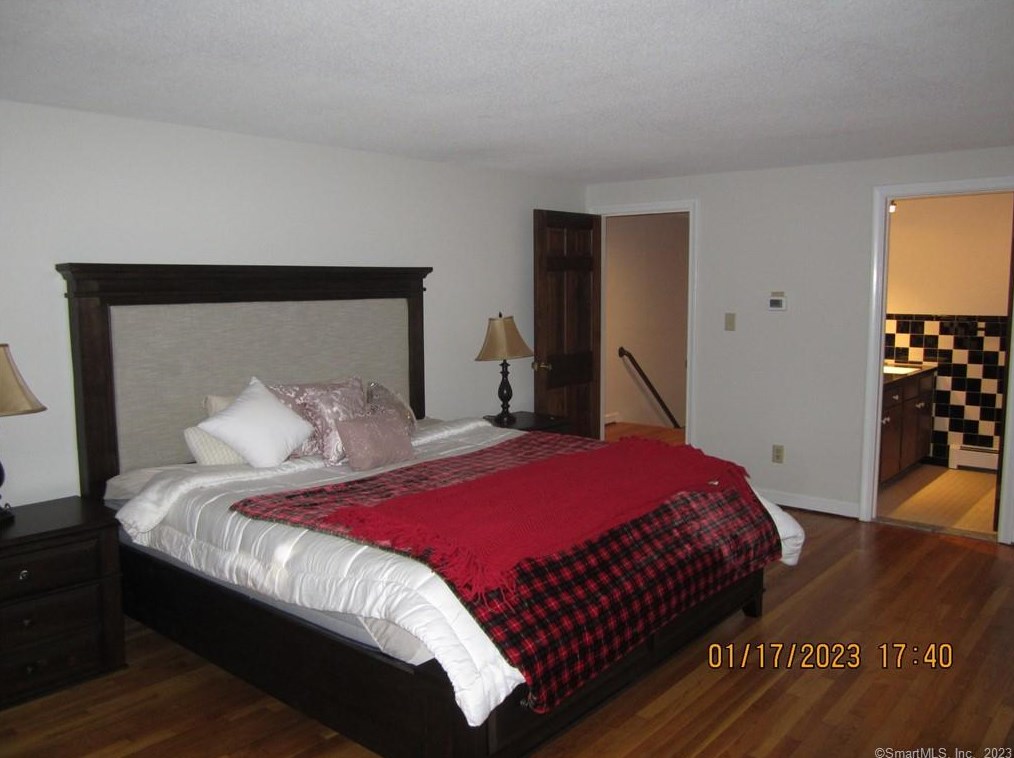 169 Old Farms Rd, Simsbury CT  06092-2122 exterior