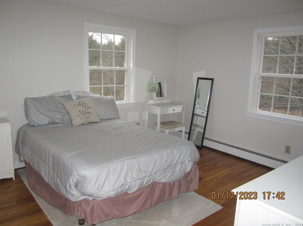 169 Old Farms Rd, Simsbury CT  06092-2122 exterior