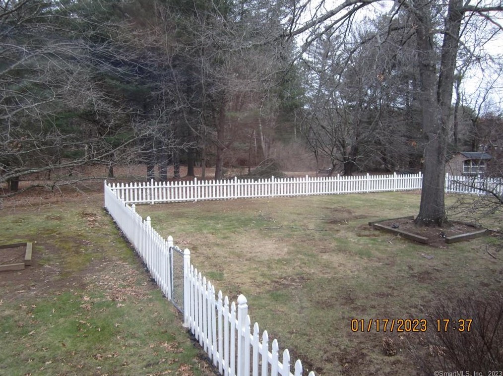 169 Old Farms Rd, Simsbury CT  06092-2122 exterior