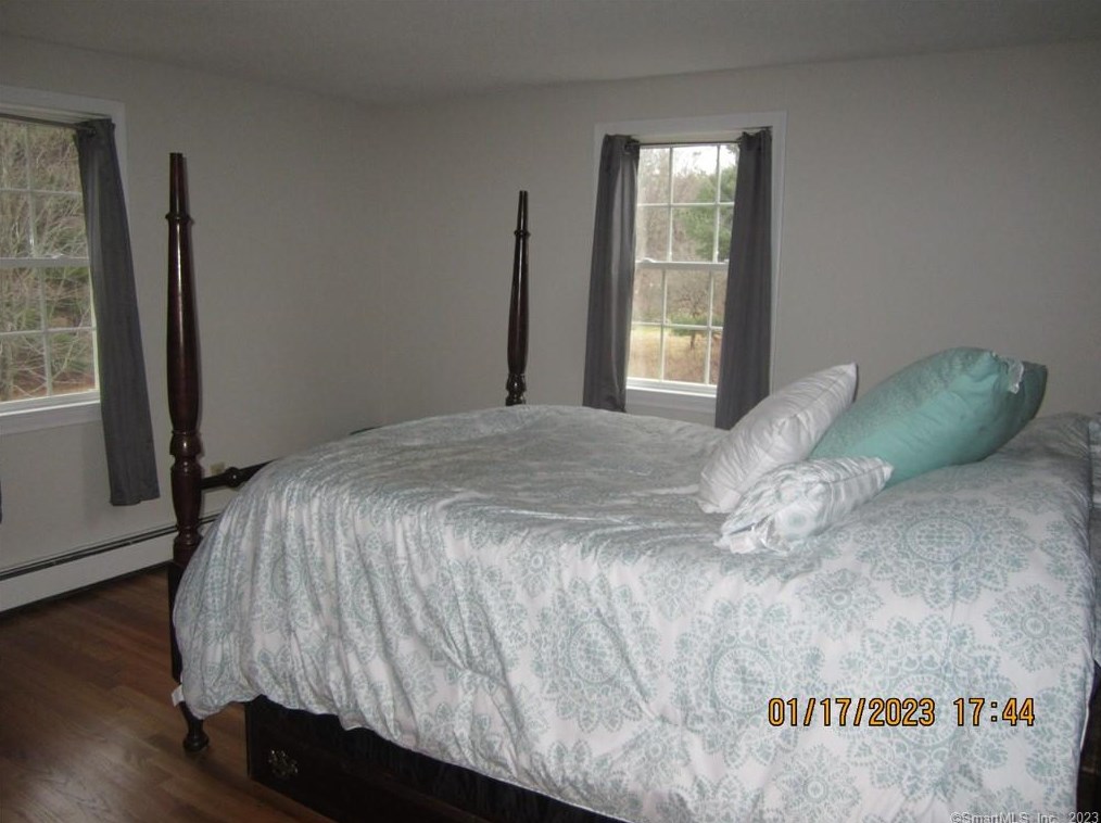 169 Old Farms Rd, Simsbury CT  06092-2122 exterior