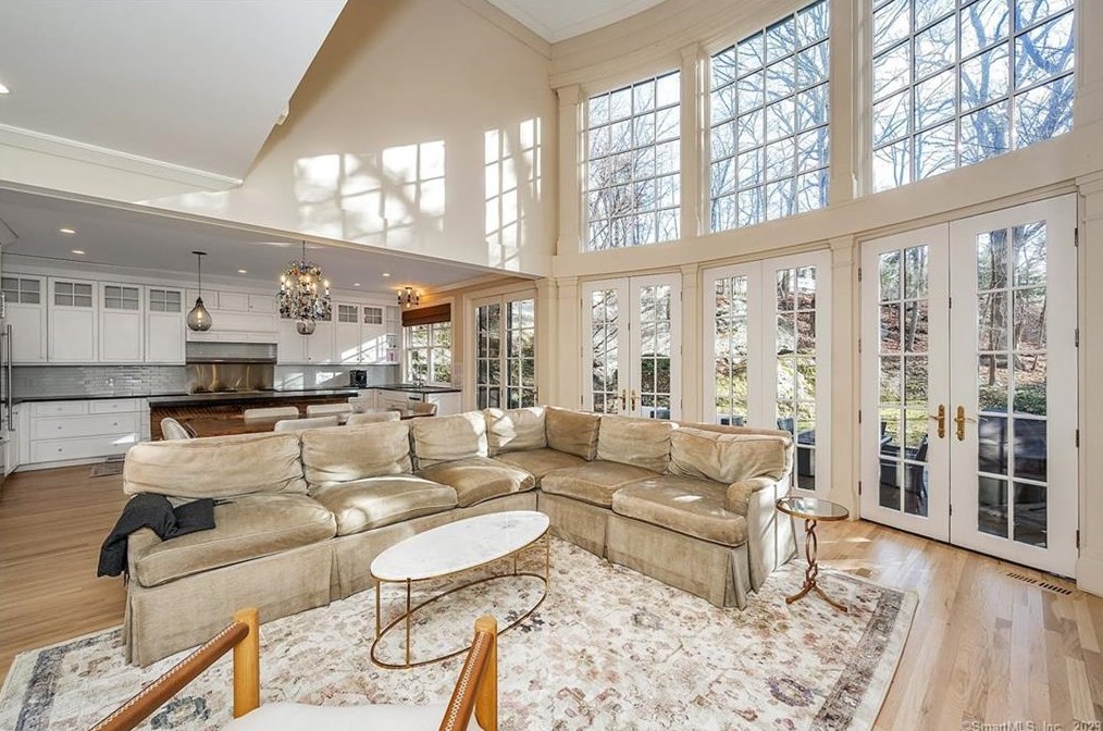 4 Green Acre Ln, Westport CT  06880-5027 exterior