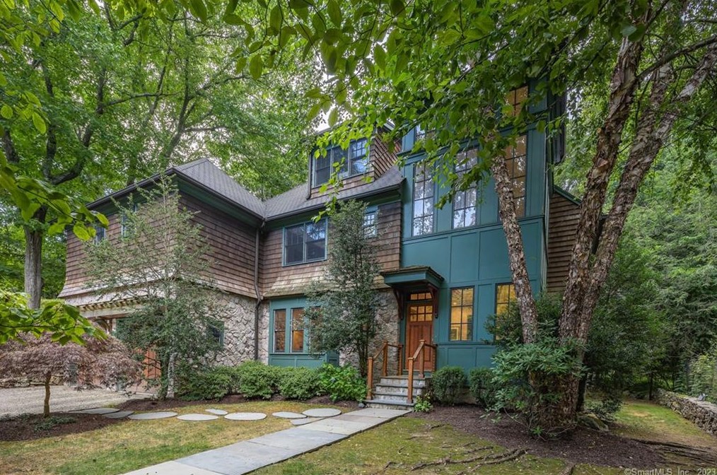 4 Green Acre Ln, Westport CT  06880-5027 exterior