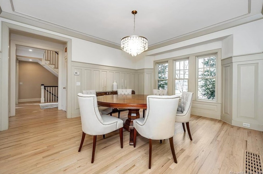 4 Green Acre Ln, Westport CT  06880-5027 exterior