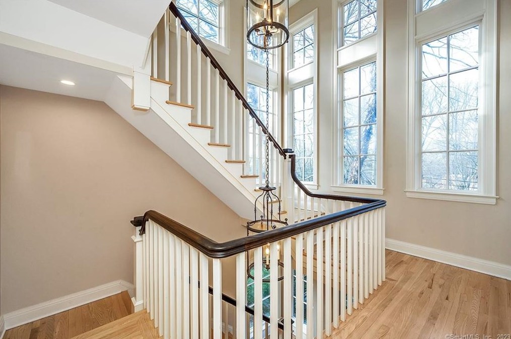 4 Green Acre Ln, Westport CT  06880-5027 exterior