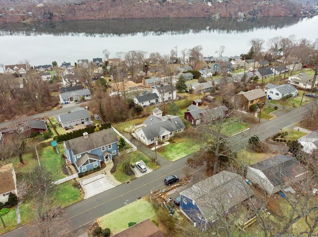 34 Skyline Dr, Brookfield Center, CT 06804