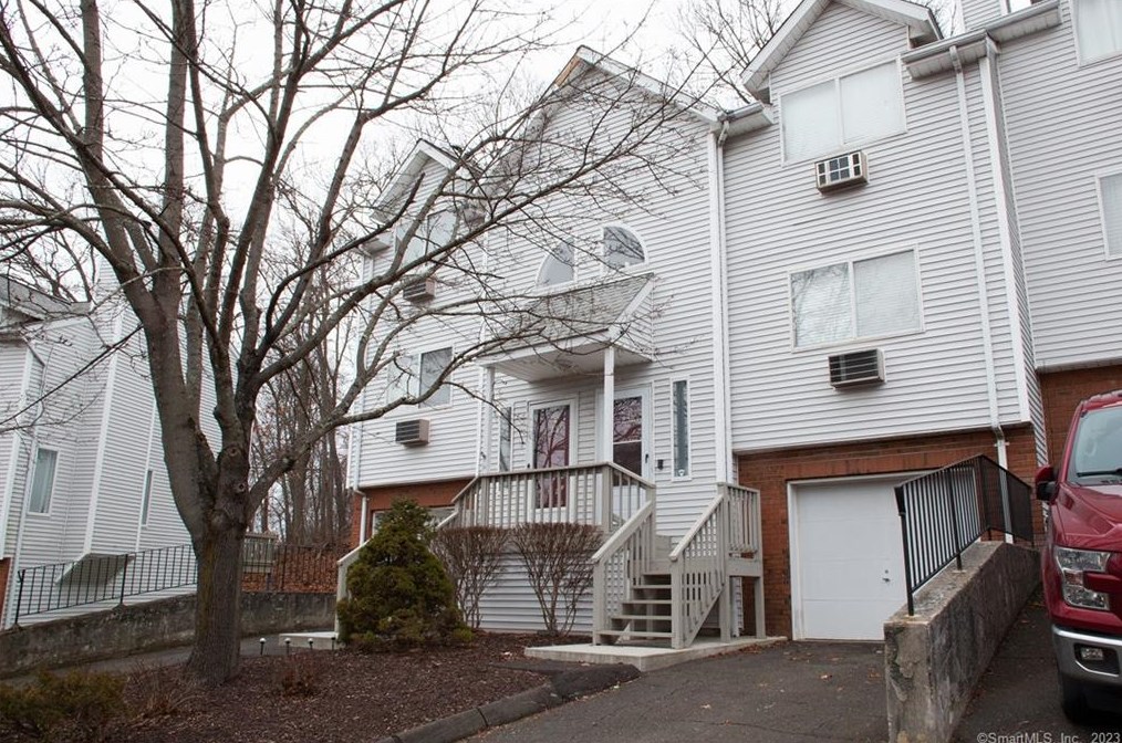 925 Oronoke Rd #23b, Waterbury, CT 06708