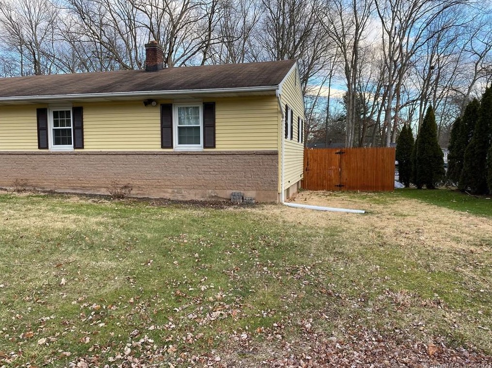 28 Ridgefield Rd, Wallingford, CT 06492
