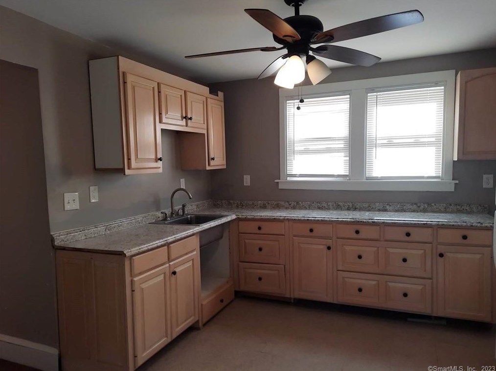 301 Enfield St #3, Hartford, CT 06112