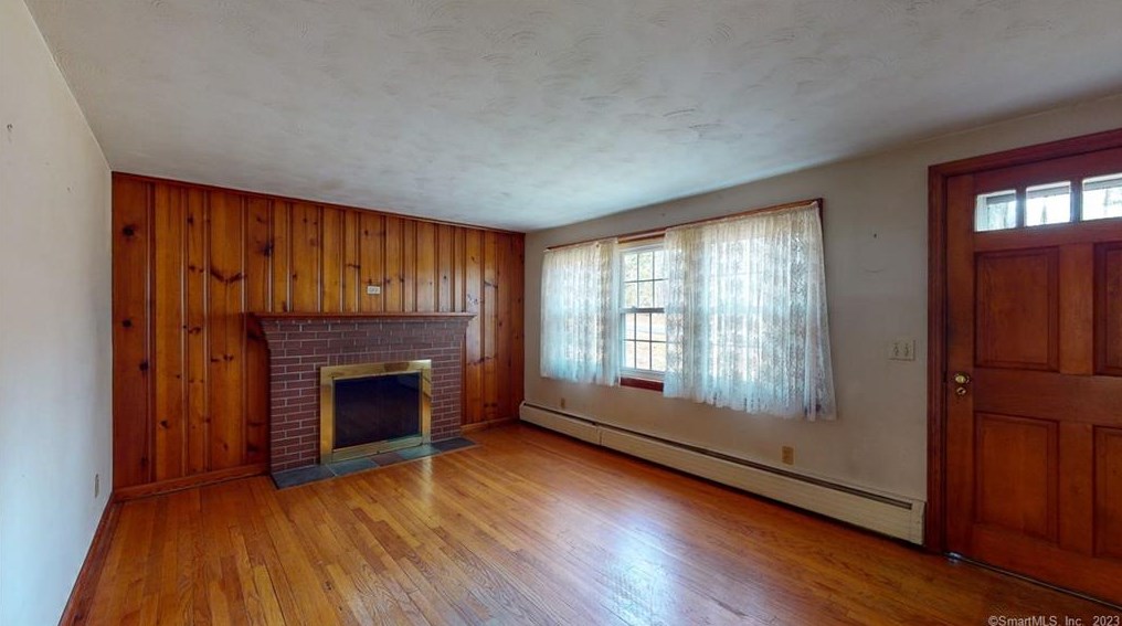 101 French Rd, Manchester, CT 06043