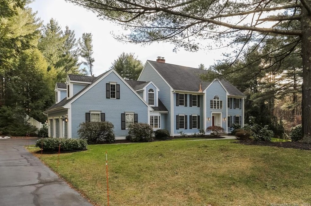51 Meadow Rdg, Avon, CT 06001-3668