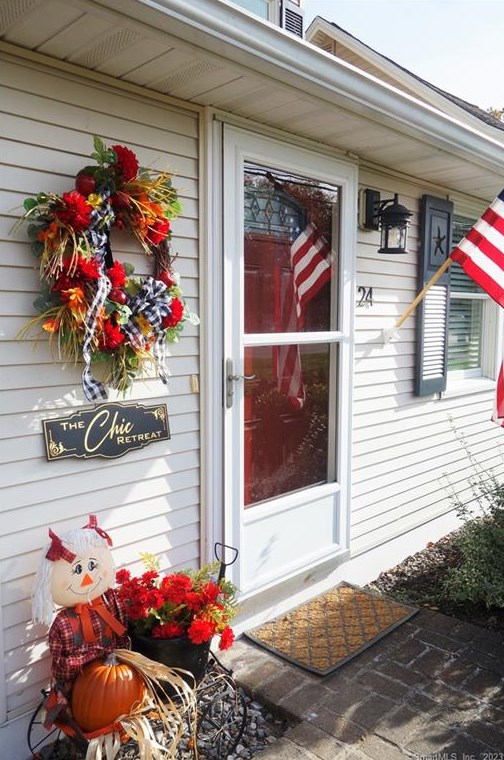 24 Maple Ave, Fenwick CT  06475-2452 exterior