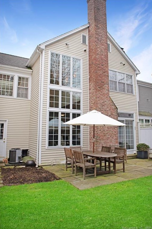 520 Main St Apt 12, Ridgefield, CT 06877