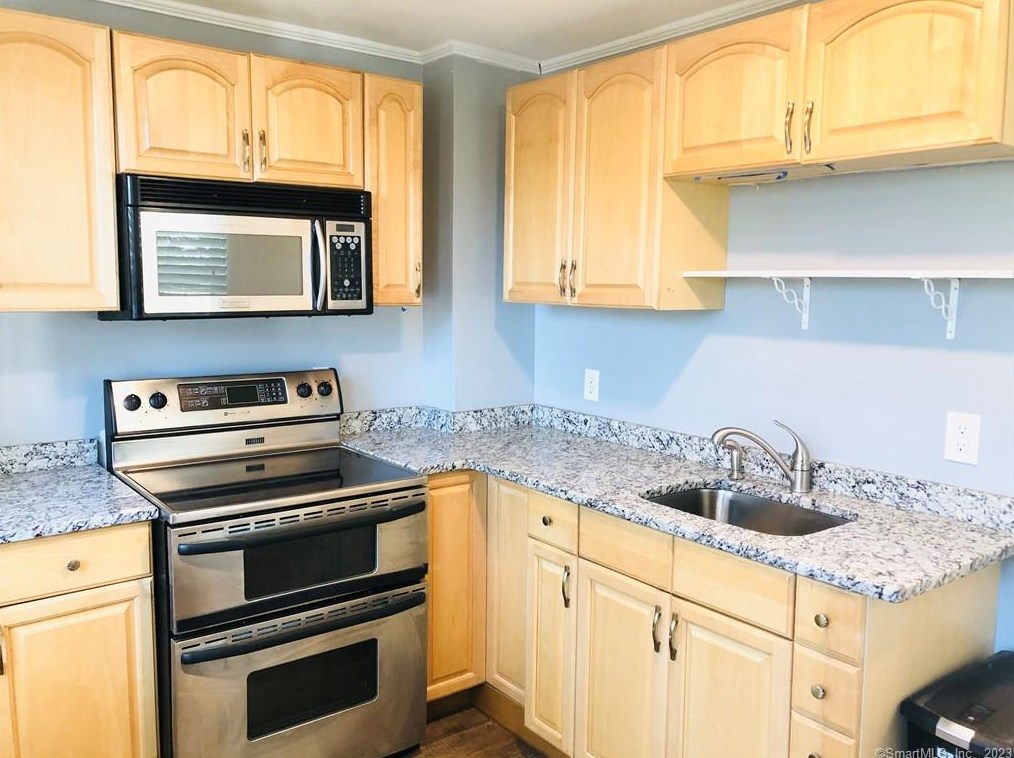 52 Huntington St #2, United States Coast Guard Ac, CT 06320