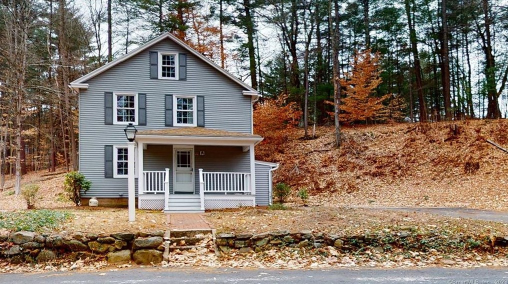 22 Bickford St, Simsbury, CT 06070-2340