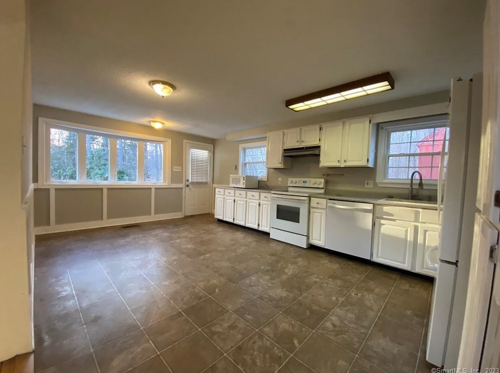 23 Kelseytown Rd, Deep River, CT 06419