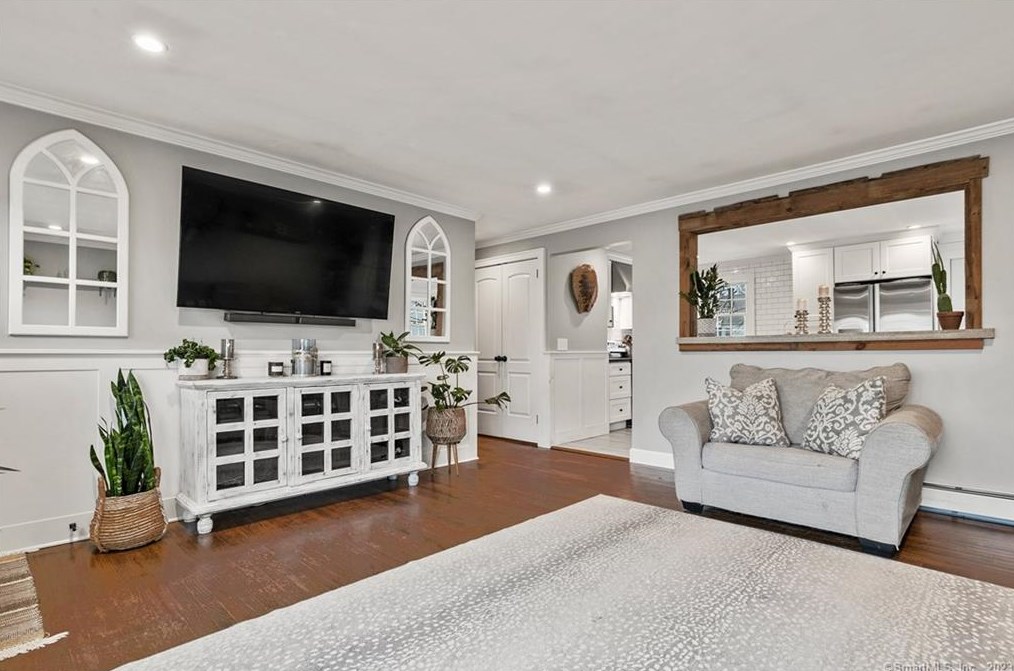 27 Ivy Pl, Norwalk, CT 06854