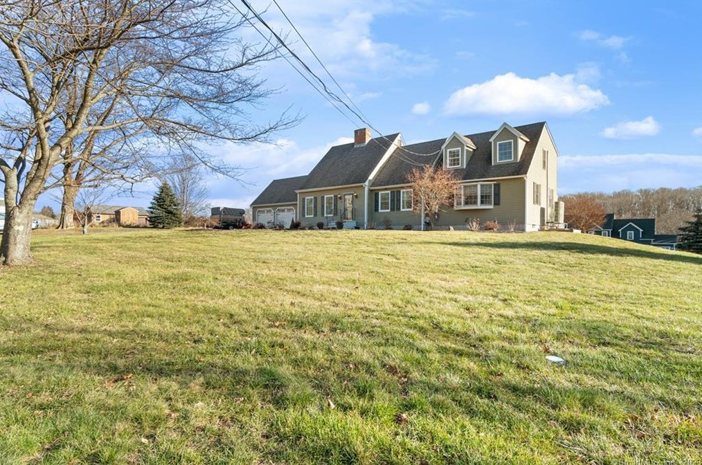 44 Pond Hill, North Haven, CT 06473