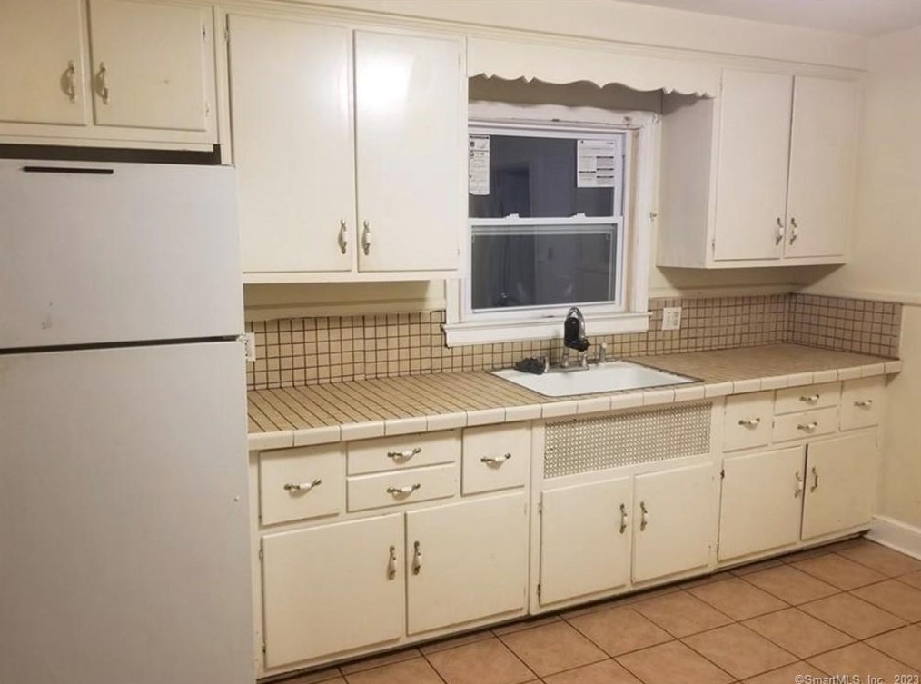 58-60 N Bishop Ave #1, Bridgeport, CT 06610