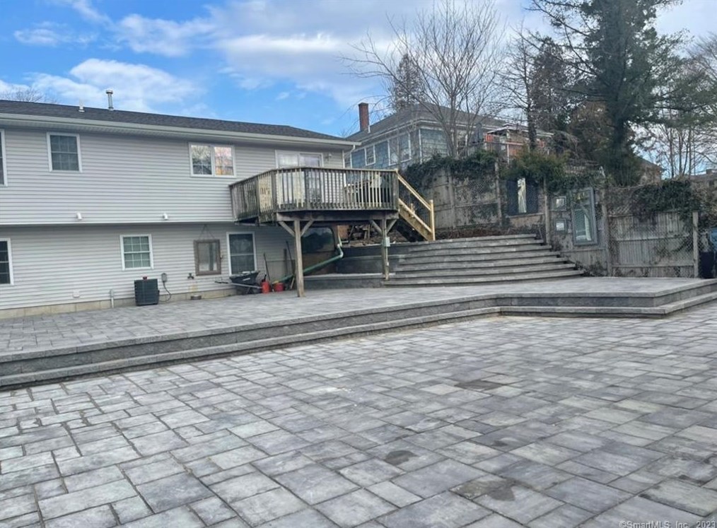 18 Broad St, Pawcatuck CT  06379-1927 exterior