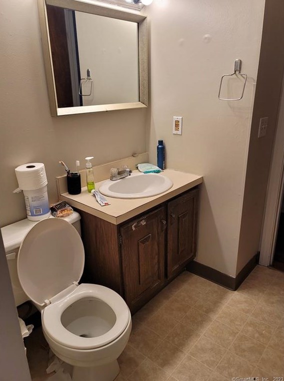 5 Costanzo Ct, New Haven CT  06518-2476 exterior