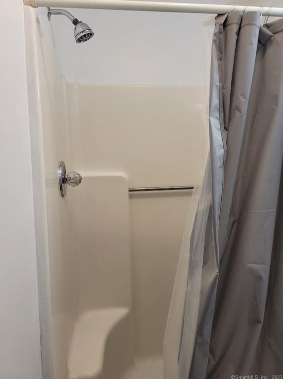 5 Costanzo Ct, New Haven CT  06518-2476 exterior