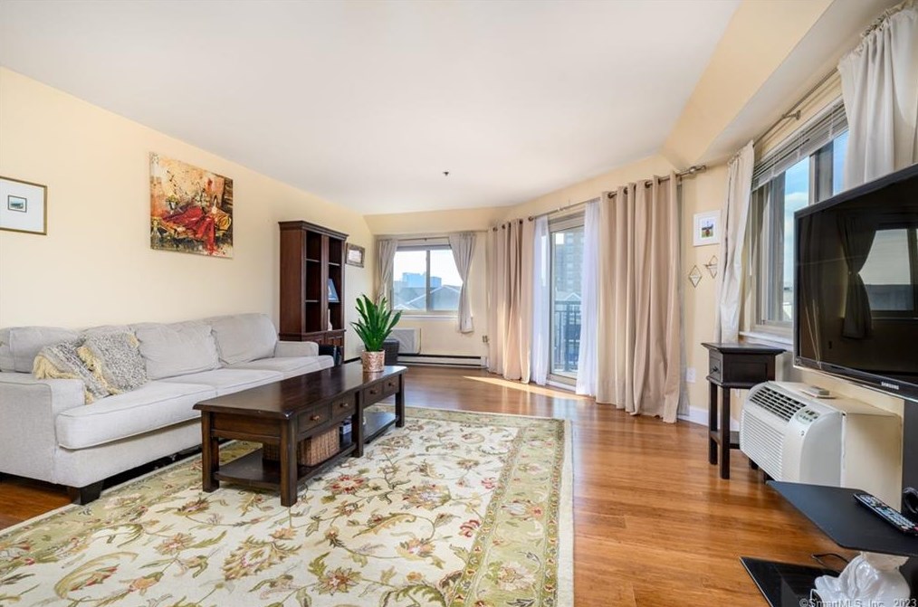 104 North St #503, Stamford, CT 06902