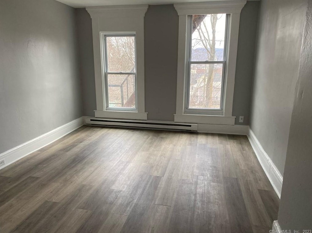 570 Broad St #2d, Meriden, CT 06450