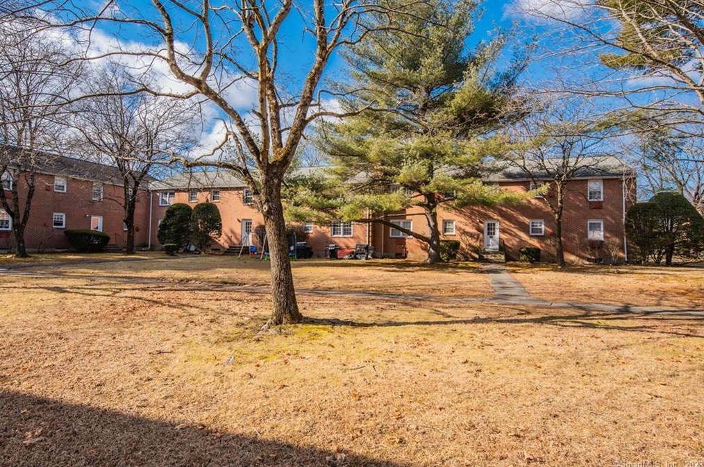 3 Brickyard Rd #15d, Farmington, CT 06032