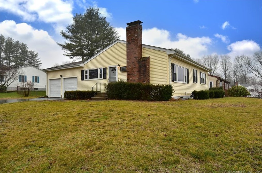 9 Eric Cir, Vernon, CT 06066-3655