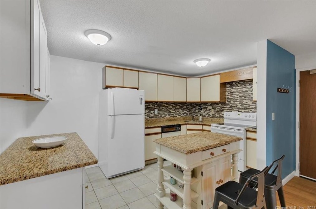 108 Oakwood Ave #t1, Hartford, CT 06119