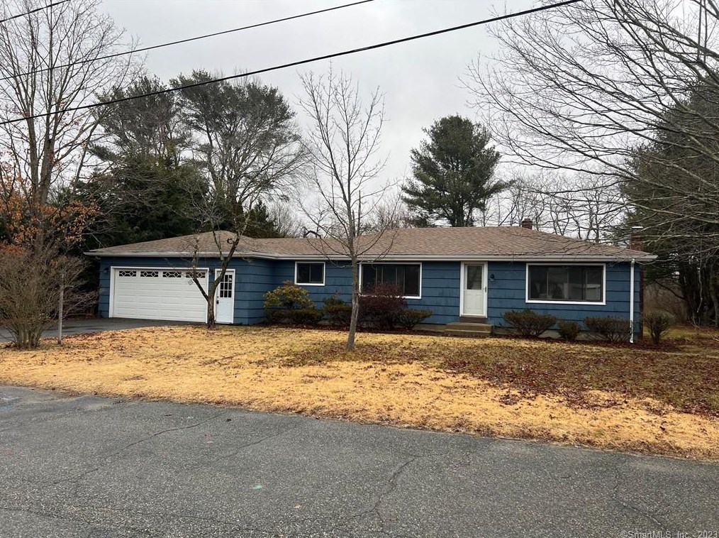 1082 Davis Ave, Killingly, CT 06239