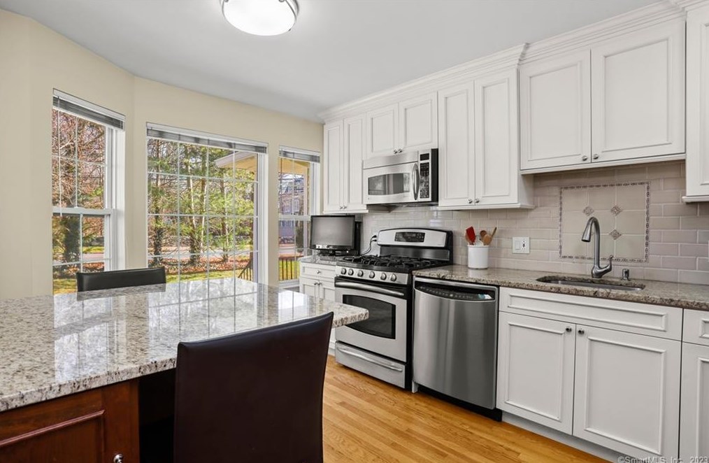 180 Turn Of River Rd #unit 5d, Stamford, CT 06905