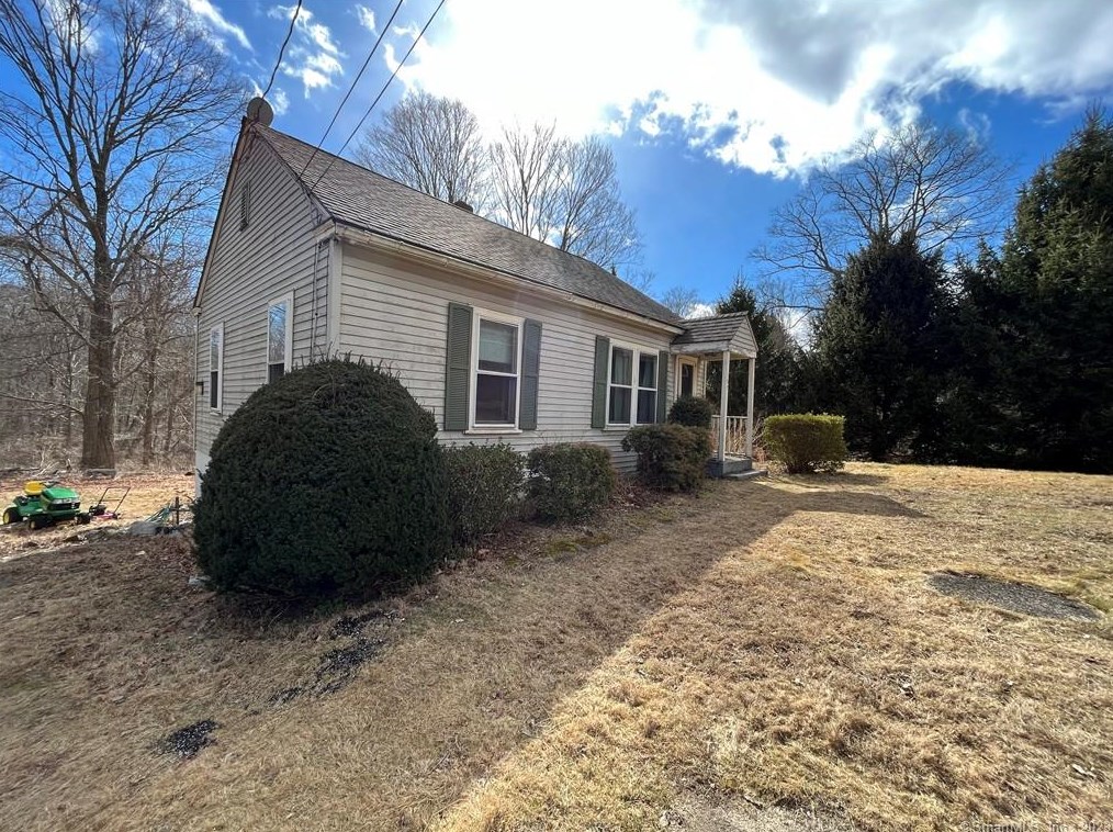 109 W High St, East Hampton, CT 06424
