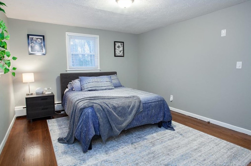 21 Williams Cir, Suffield CT  06078-1938 exterior