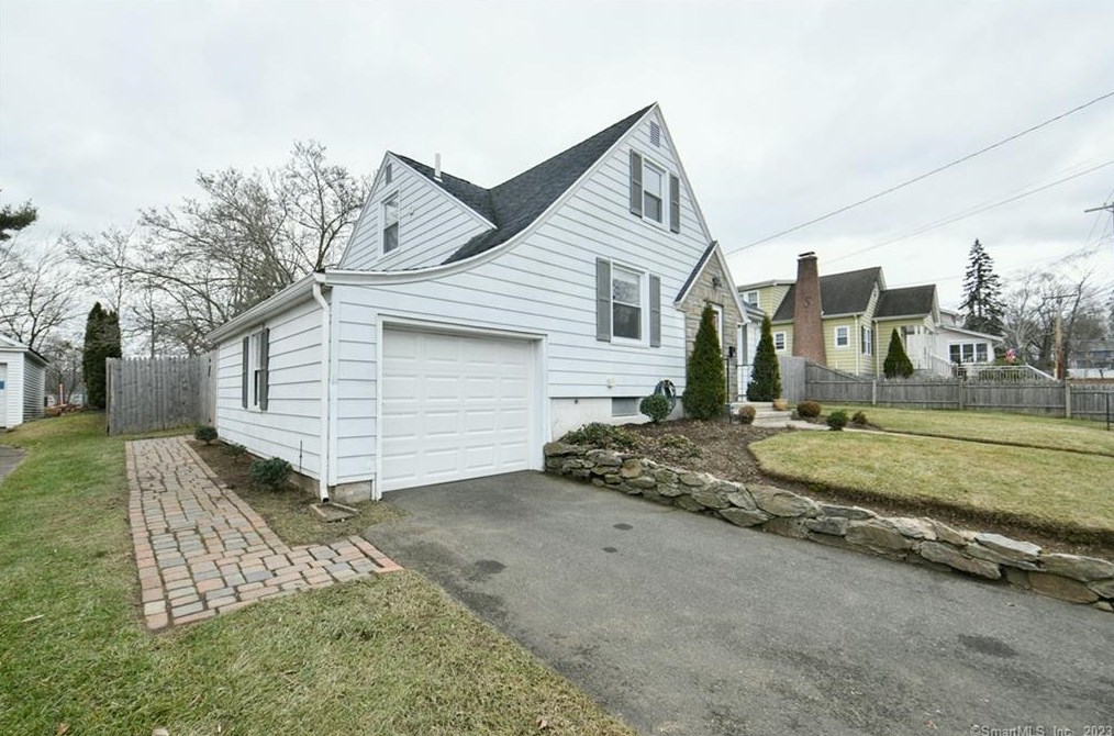 34 Malcolm St, New Haven, CT 06518