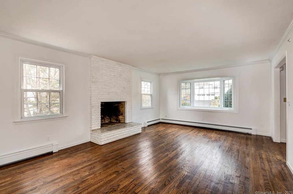 4 Old Witch Ct, Norwalk, CT 06853