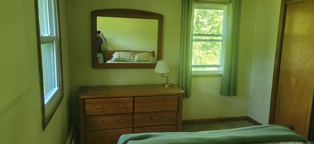 20 Hyvue Dr, Newtown CT  06470-1720 exterior