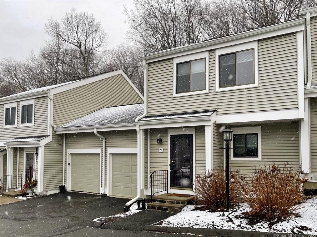 24 Eagle Rock Hill #24, Bethel, CT 06801