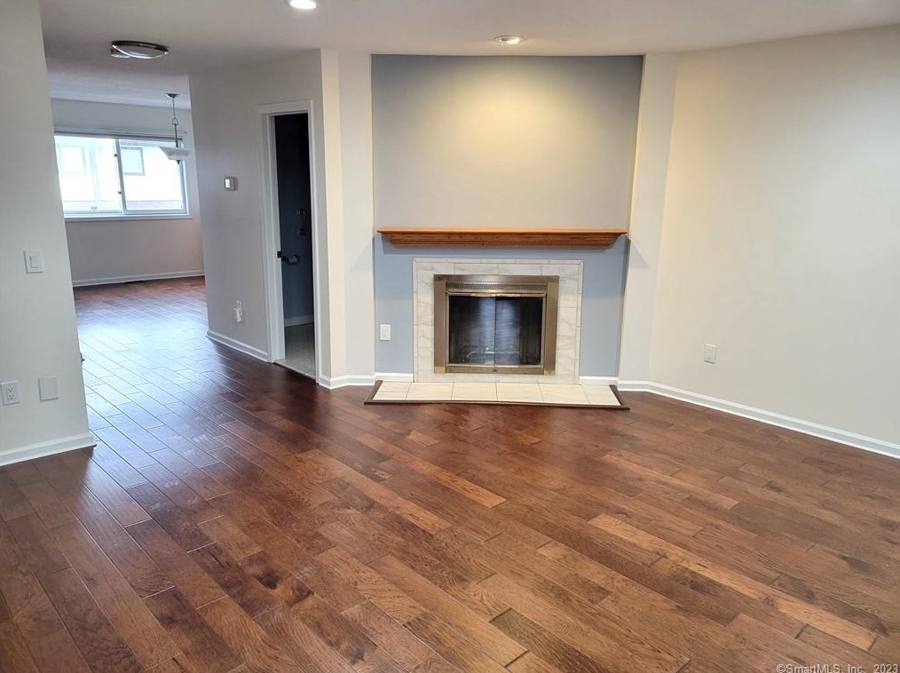 27 Crows Nest Ln #10f, Danbury, CT