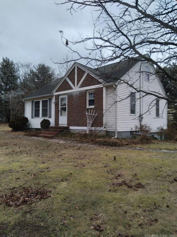 385 Woodstock Ave, Putnam, CT 06260