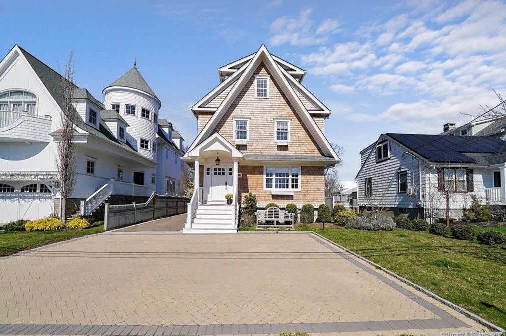 275 Lalley Blvd, Fairfield, CT 06824
