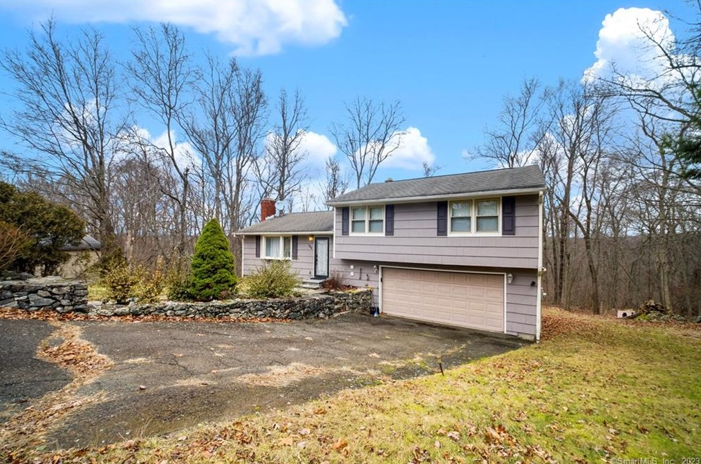 194 Inwood Dr, Union City, CT 06770