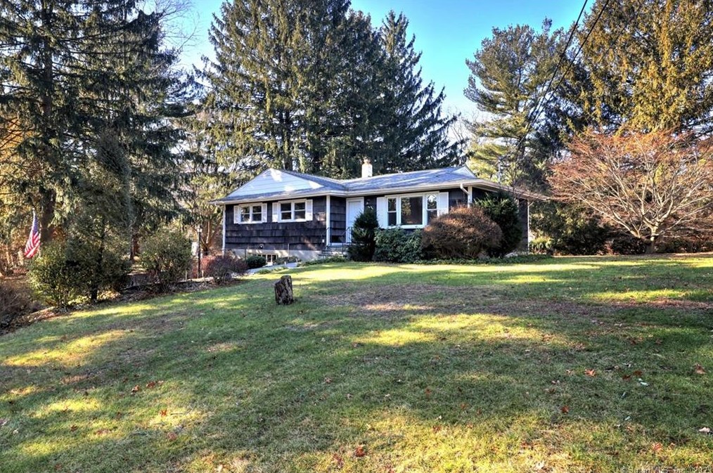 20 Southworth St, Milford, CT 06461