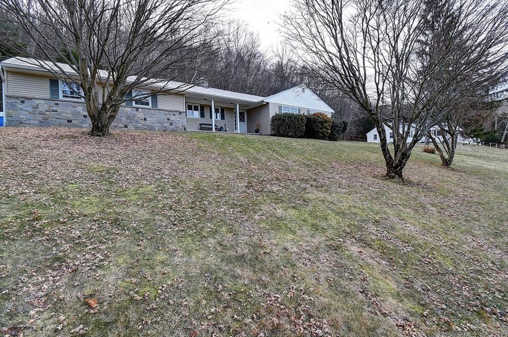 41 Trout Brook Dr, Union City CT  06770-5024 exterior