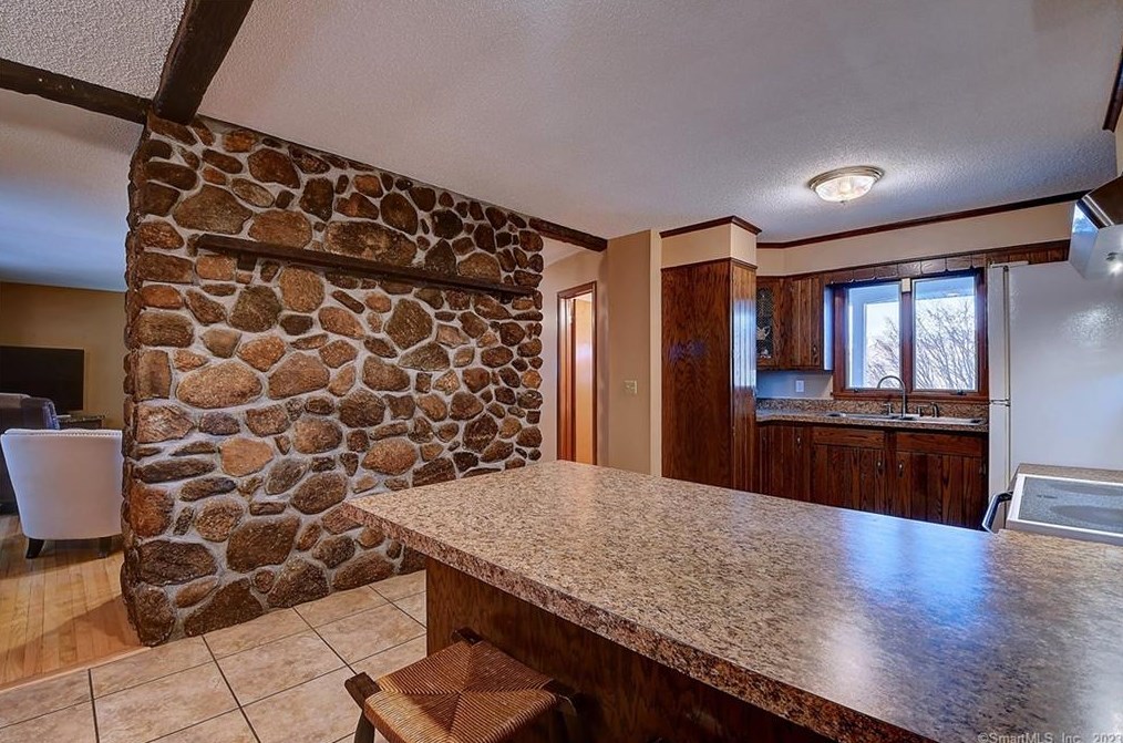 41 Trout Brook Dr, Union City CT  06770-5024 exterior