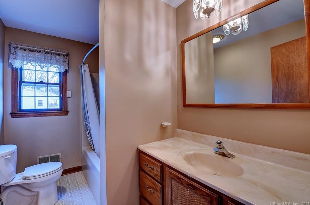 41 Trout Brook Dr, Union City CT  06770-5024 exterior