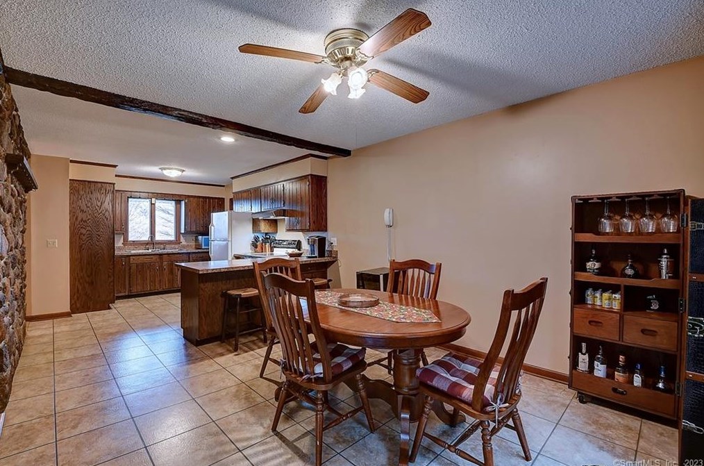 41 Trout Brook Dr, Union City CT  06770-5024 exterior